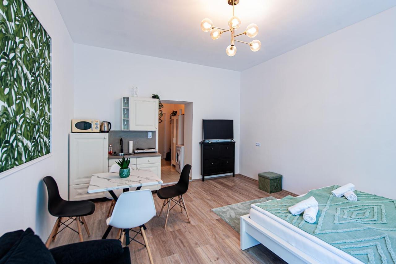 My City Apartment- Vienna Jungle Room Exterior photo